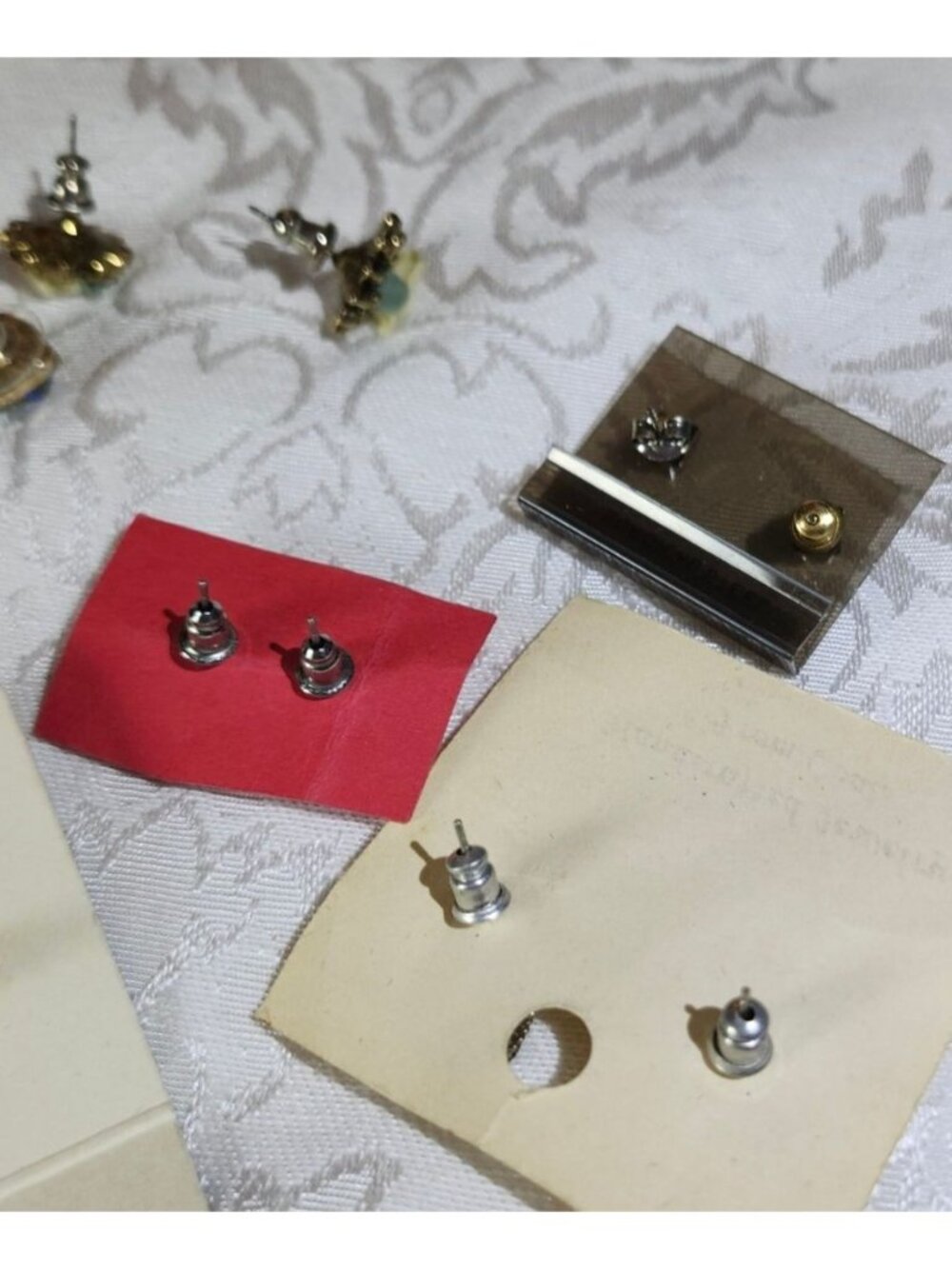 11 Pairs Of Vintage Style Earrings Mixed Materials & Designs Dainty Pierced Styl - Picture 9 of 10